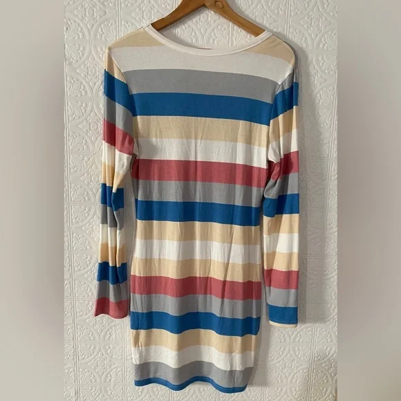 Amazon Dress | Long-sleeve crew neck | Large - Picture 1 of 3